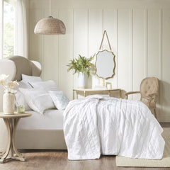 4 Piece Microfiber Reversible Ruffle Quilt Set with Throw Pillow White King/Cal King