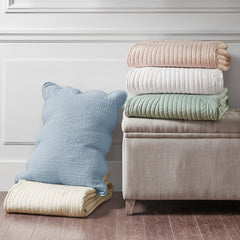 3 Piece Reversible Scalloped Edge Quilt Set Cream Full/Queen