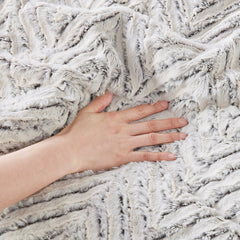 Twin/Twin XL Ultra Plush Down Alternative Comforter Set
