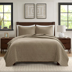 Queen 3 Piece Luxurious Oversized Quilt Set