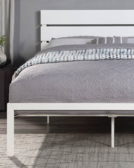 Contemporary Queen Bed 1pc Casual Style White Metal Bed Bedroom Furniture