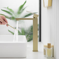 Brushed Gold Bathroom Faucet With Pop Up Drain, Brushed Gold Faucet for Bathroom Sink, Single Hole Bathroom Faucet Modern Single Handle Vanity Basin Faucet