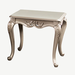 Traditional Style 1pc End Table Curved Legs Carved Detail Design Gold Highlight Champagne Finish