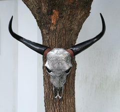 Bone-Inspired Bull Head Hanging Ornament-Resin Craft,Lifelike Details,North American Style