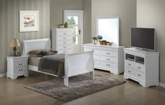 Charming Traditional Twin Bed In Pristine White