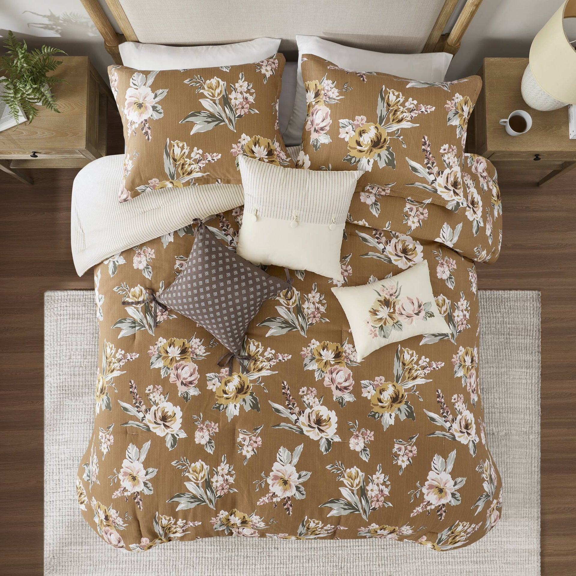 7-Piece King Vintage Floral Comforter Set, Terracotta