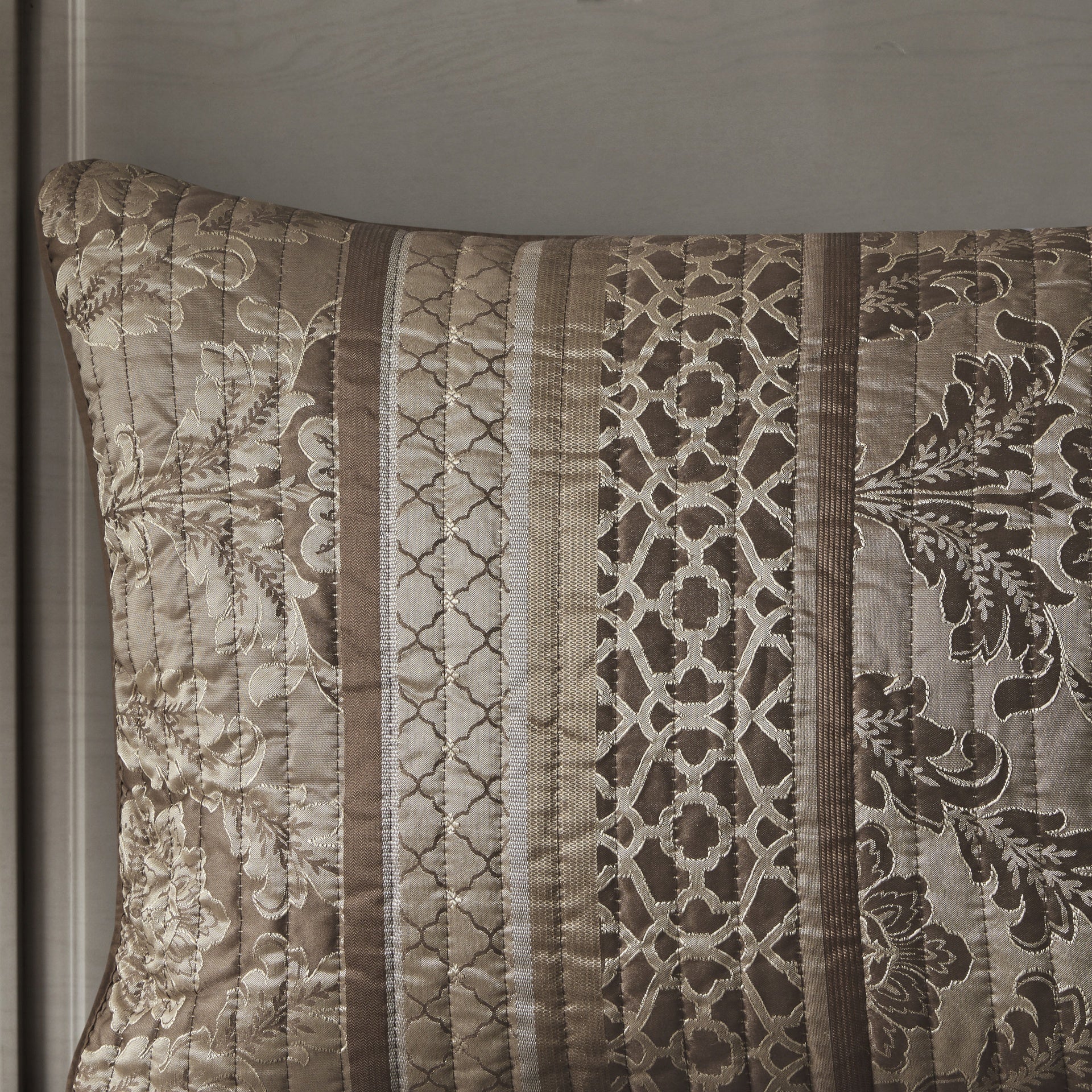 6 Piece Jacquard Quilt Set with Throw Pillows Brown/Gold Full/Queen