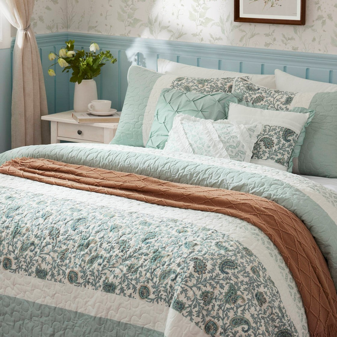 6 Piece Cotton Percale Quilt Set with Throw Pillows Aqua King/Cal King