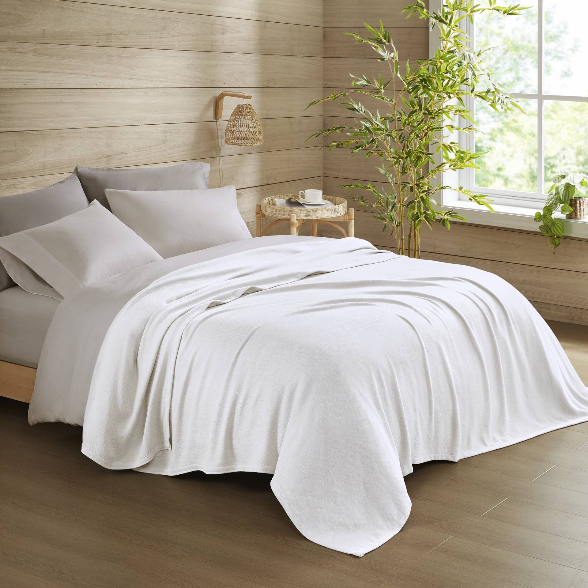 1-Piece Full/Queen Rayon from Bamboo Cotton Blanket, White