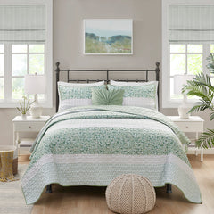 King/Cal King 4 Piece Seersucker Quilt Set with Throw Pillow