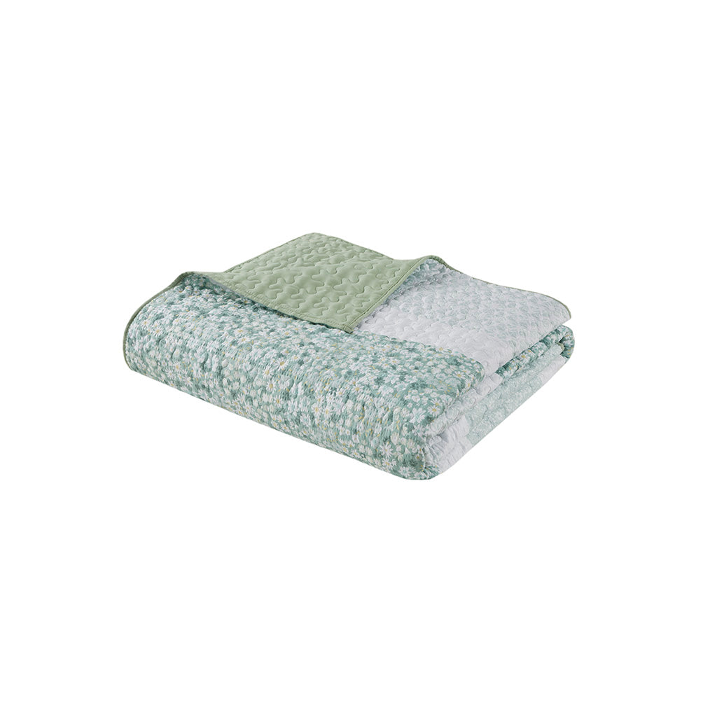 King/Cal King 4 Piece Seersucker Quilt Set with Throw Pillow