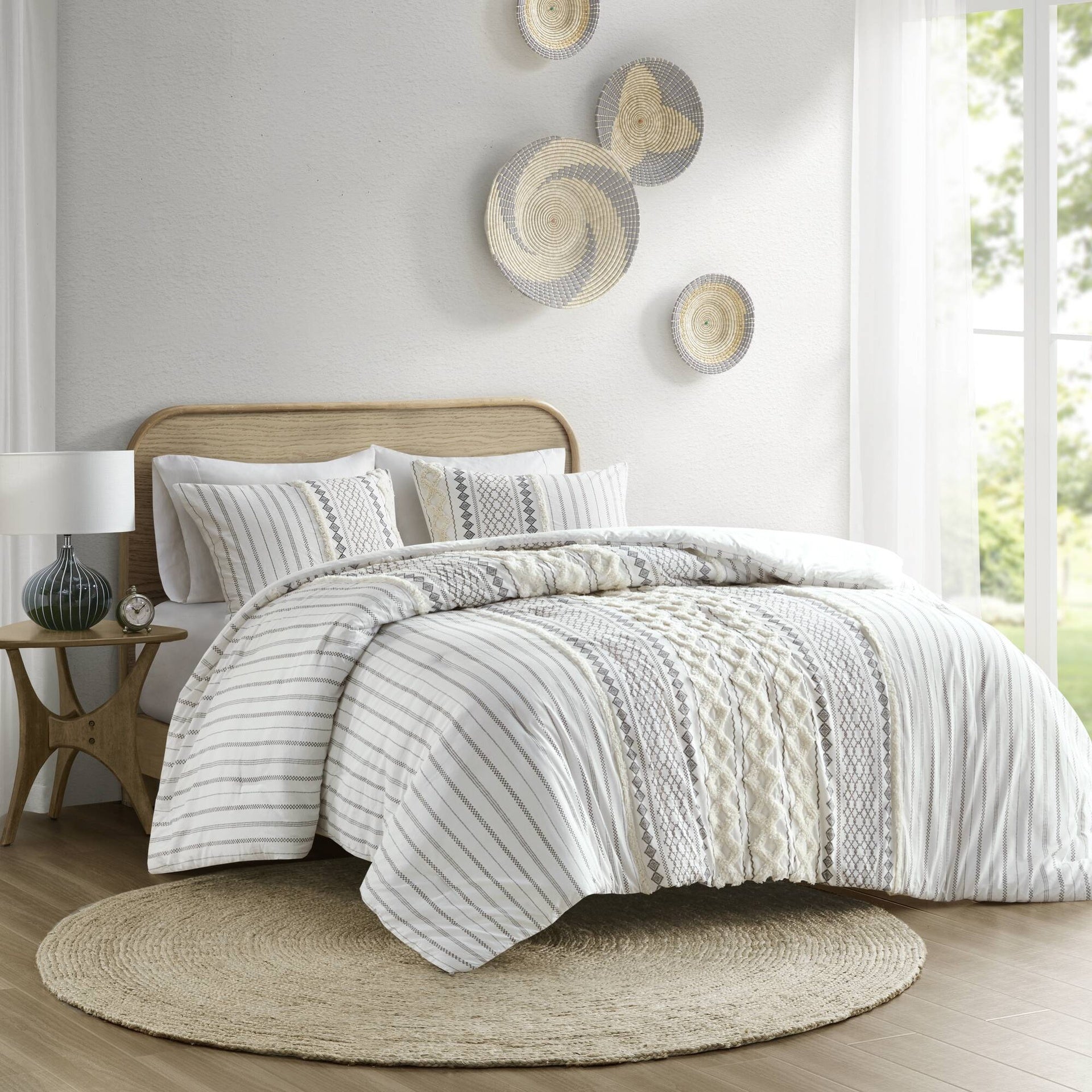 Cotton Printed Comforter Set with Chenille Ivory King/Cal King