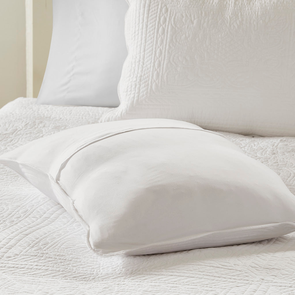 3 Piece Reversible Scalloped Edge Quilt Set White King/Cal King