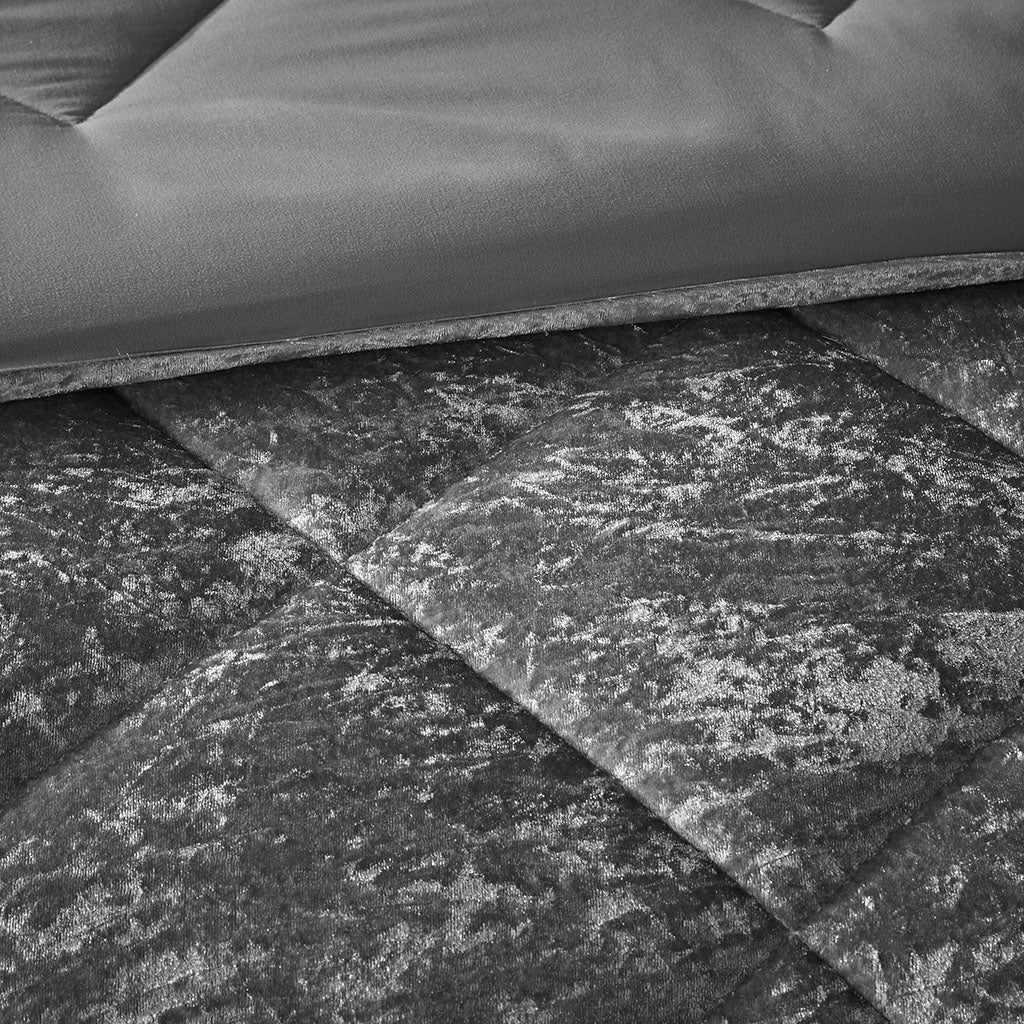 Full/Queen Velvet Comforter Set with Throw Pillow