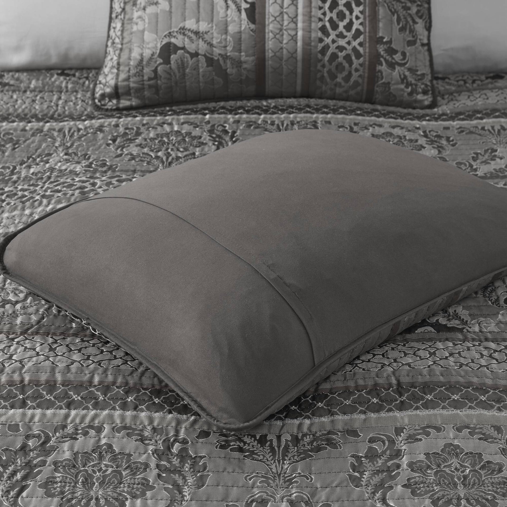 6-Piece King/Cal King 6 Piece Jacquard Quilt Set with Throw Pillows,Grey