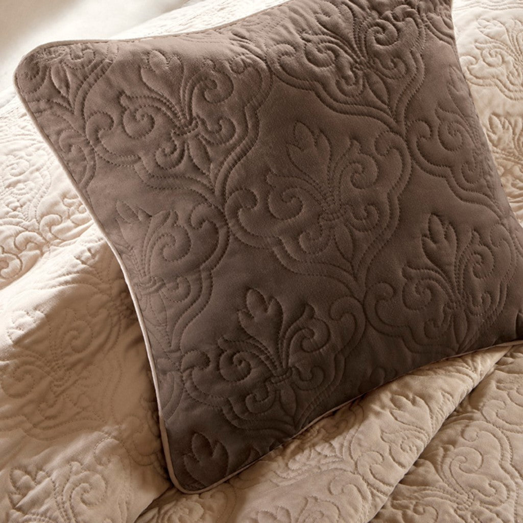 7 Piece Quilt Set with Euro Shams and Throw Pillows Beige King/Cal King