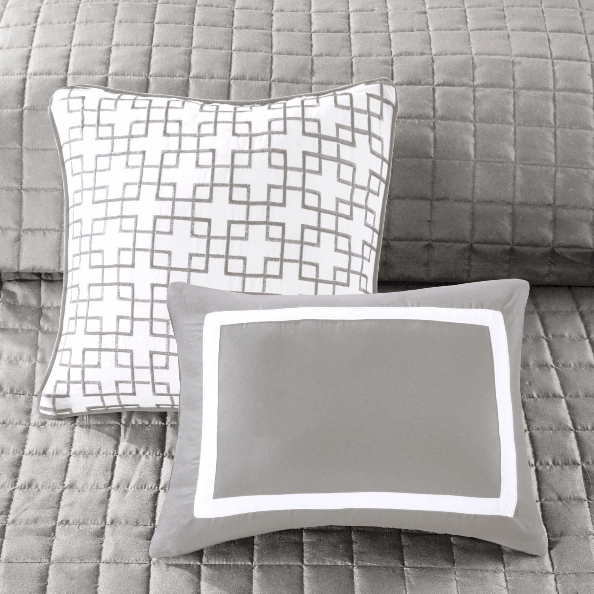 8 Piece Comforter and Quilt Set Collection Grey Full/Queen