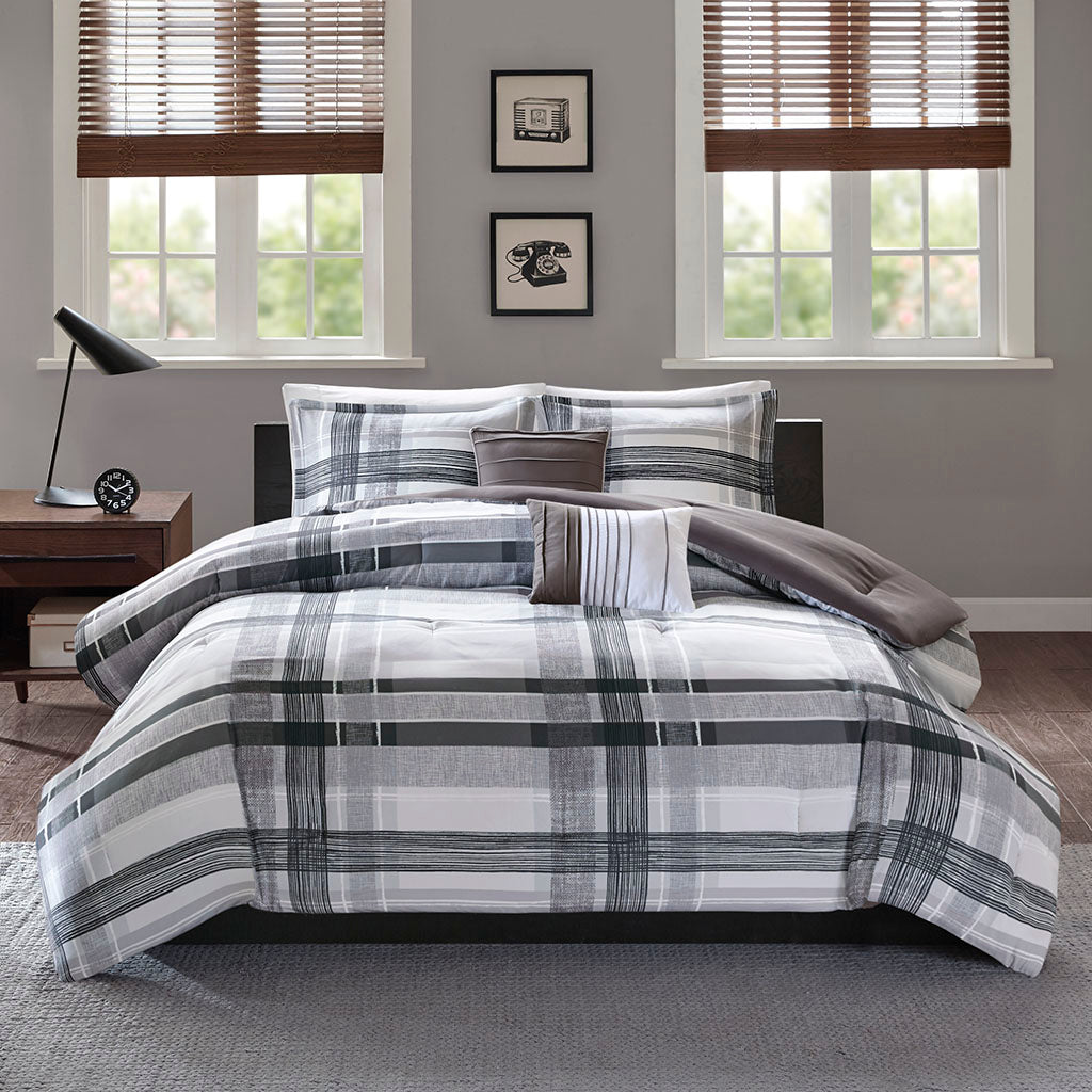 Full/Queen Plaid Comforter Set