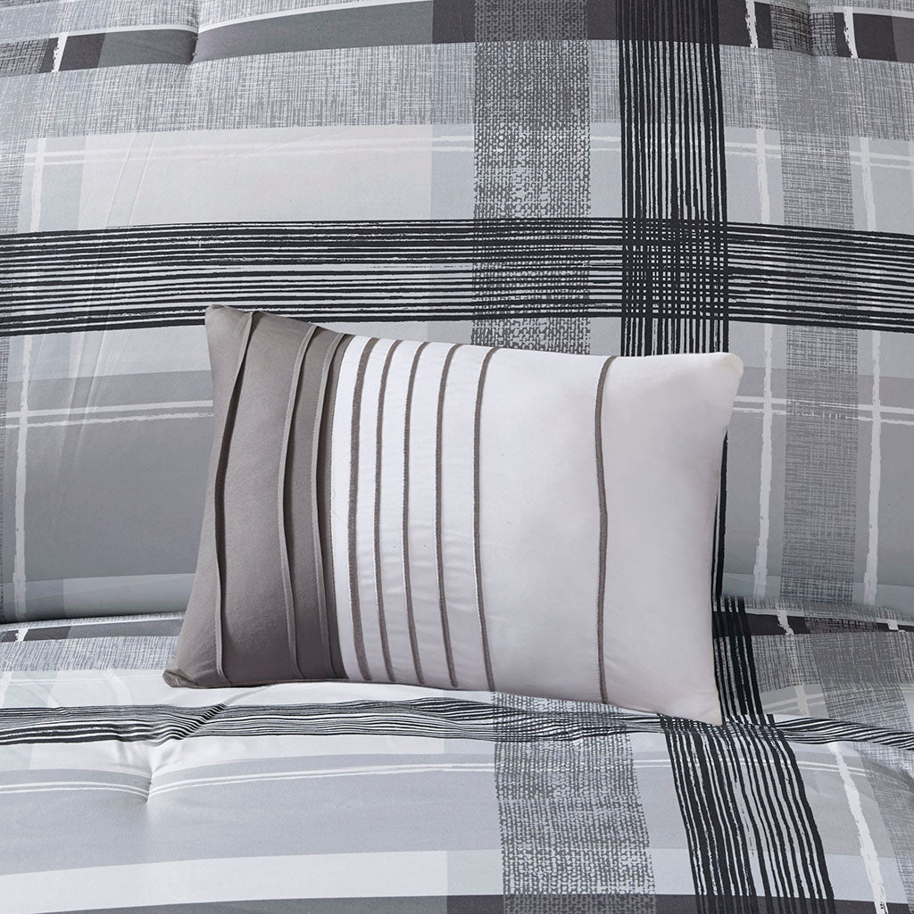 Full/Queen Plaid Comforter Set