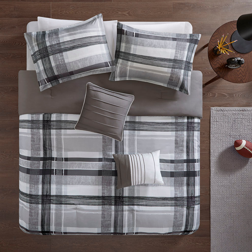Full/Queen Plaid Comforter Set