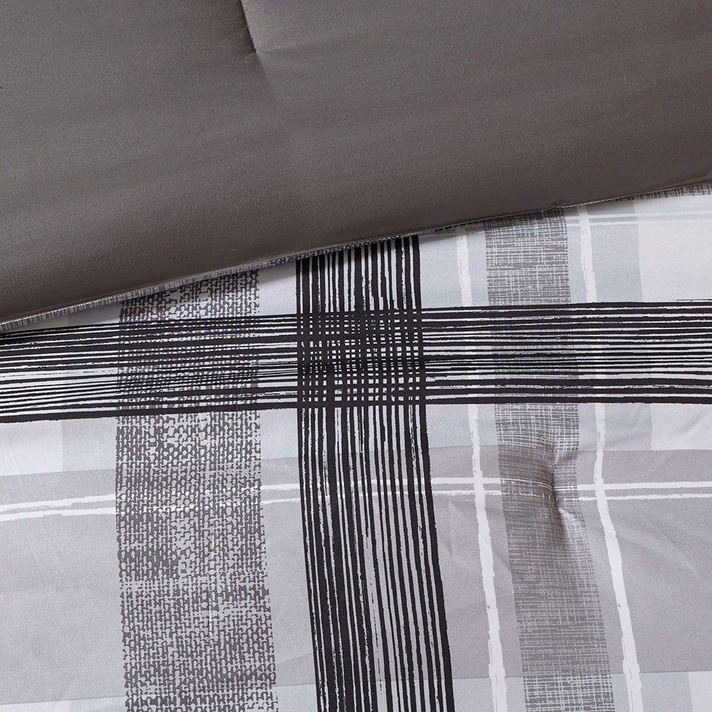 Full/Queen Plaid Comforter Set