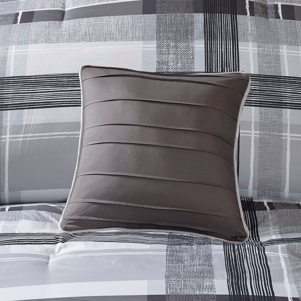 Full/Queen Plaid Comforter Set