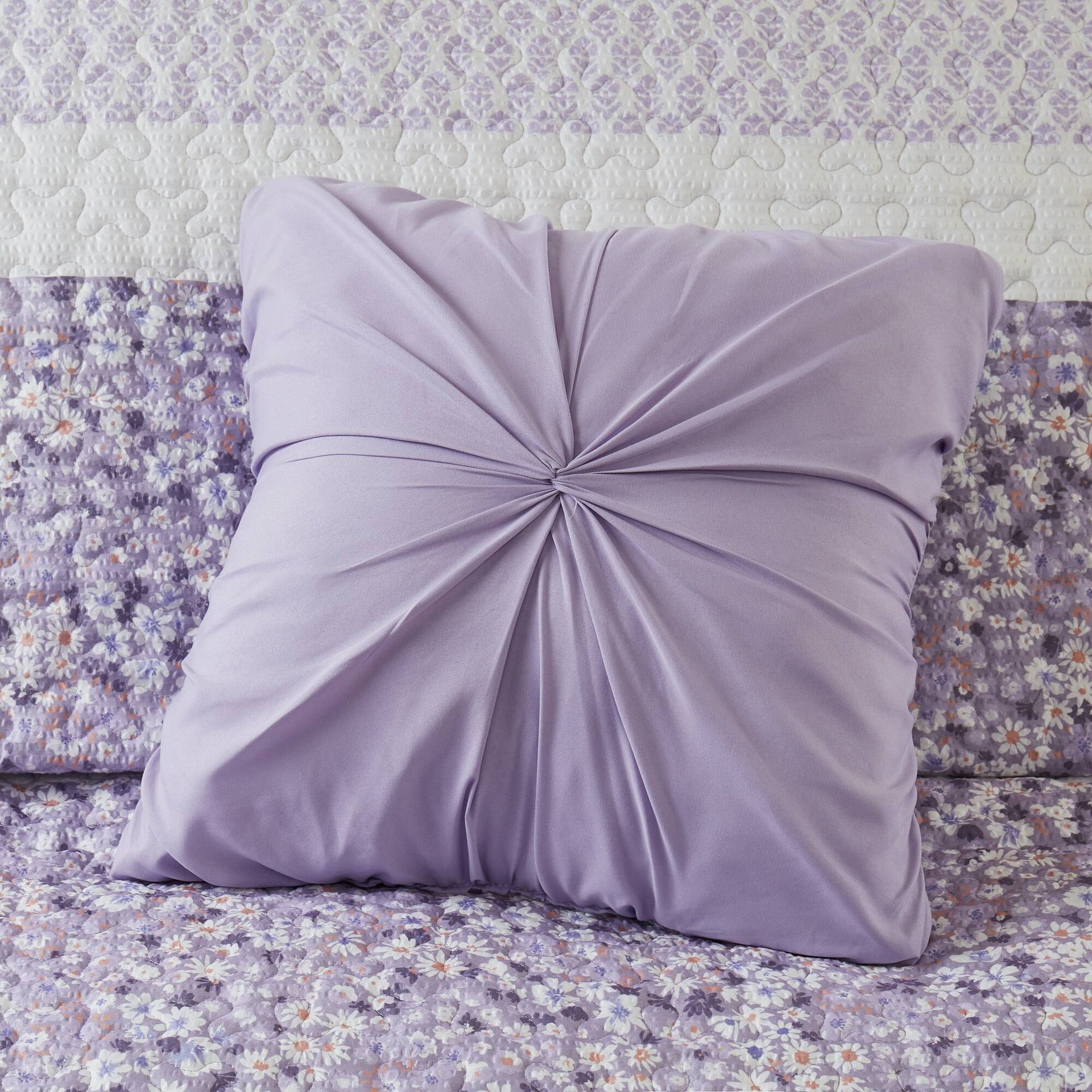 4 PCS Full/Queen Seersucker Quilt Set with Throw