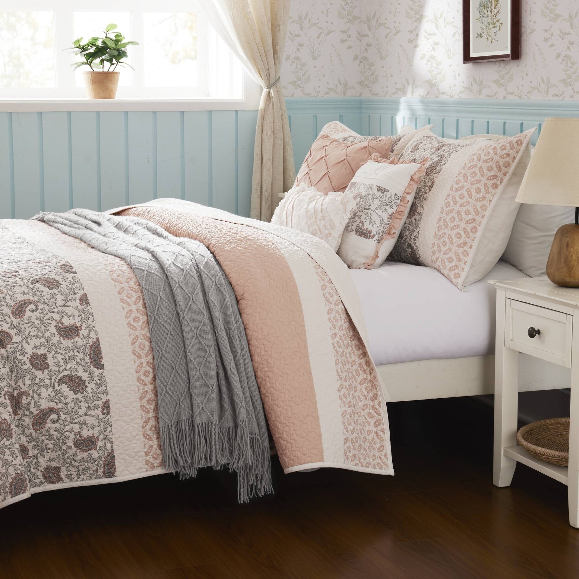 6 Piece Cotton Percale Quilt Set with Throw Pillows Blush King/Cal King