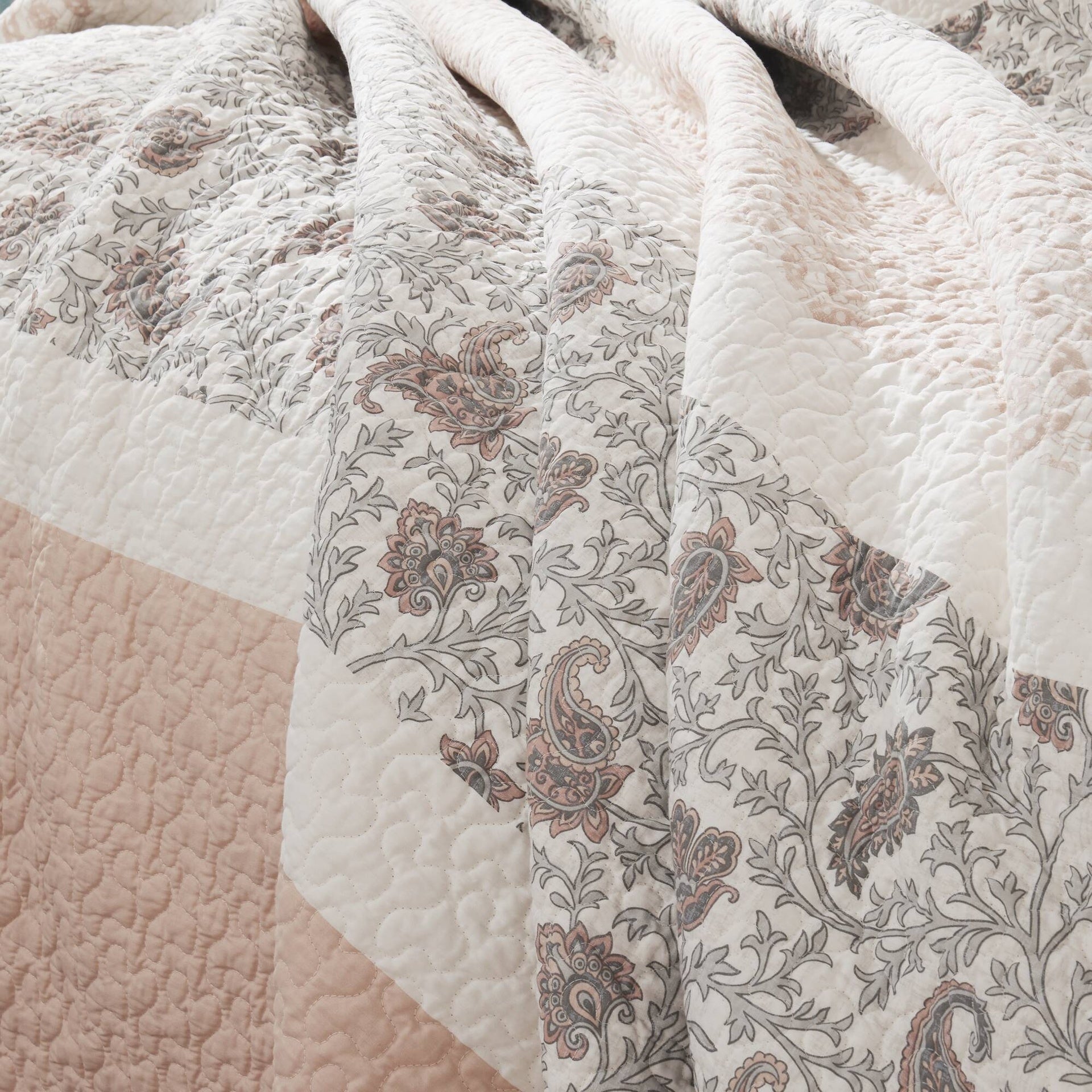 6 Piece Cotton Percale Quilt Set with Throw Pillows Blush King/Cal King
