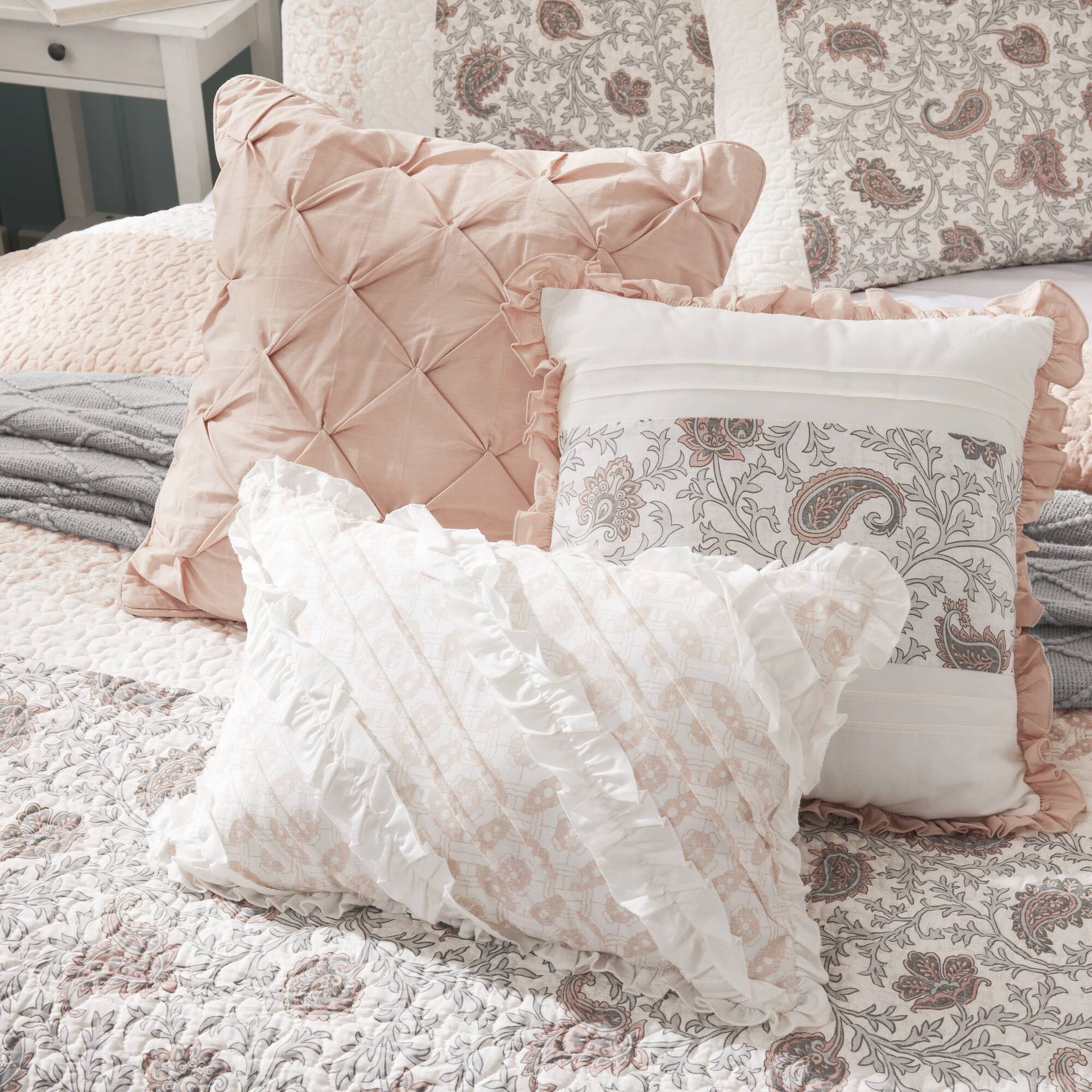 6 Piece Cotton Percale Quilt Set with Throw Pillows Blush King/Cal King