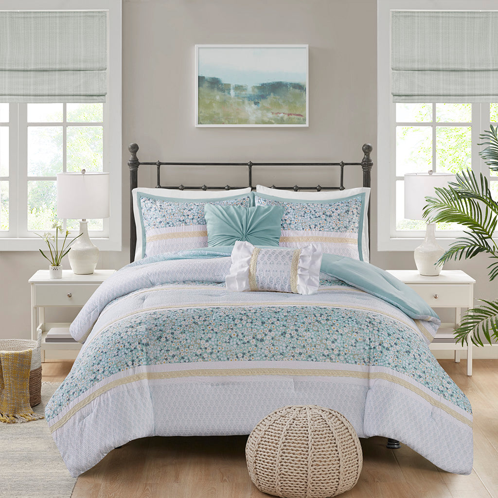 Full/Queen 5 Piece Seersucker Comforter Set with Throw Pillows