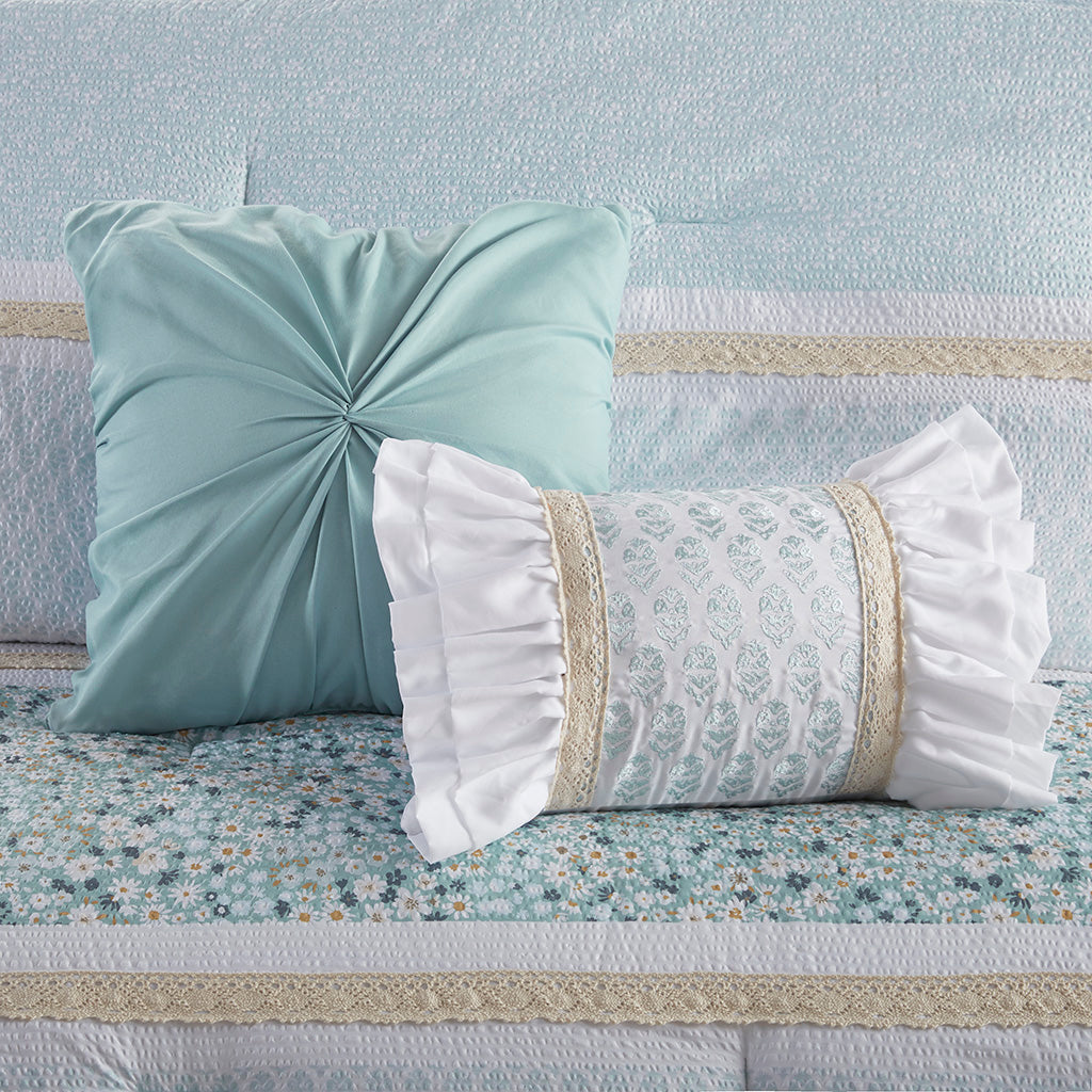Full/Queen 5 Piece Seersucker Comforter Set with Throw Pillows