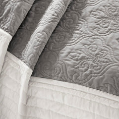 7 Piece Quilt Set with Euro Shams and Throw Pillows Black King/Cal King