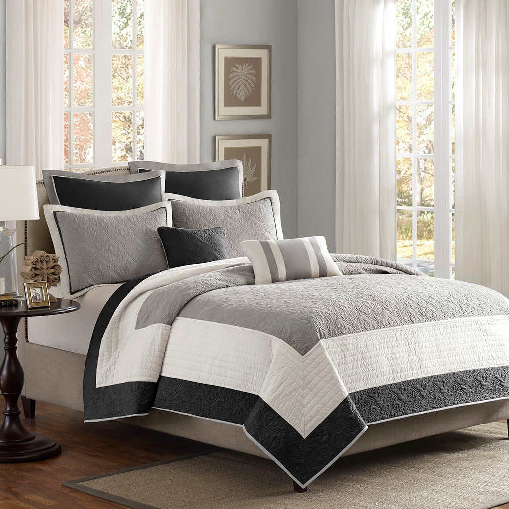 7 Piece Quilt Set with Euro Shams and Throw Pillows Black King/Cal King