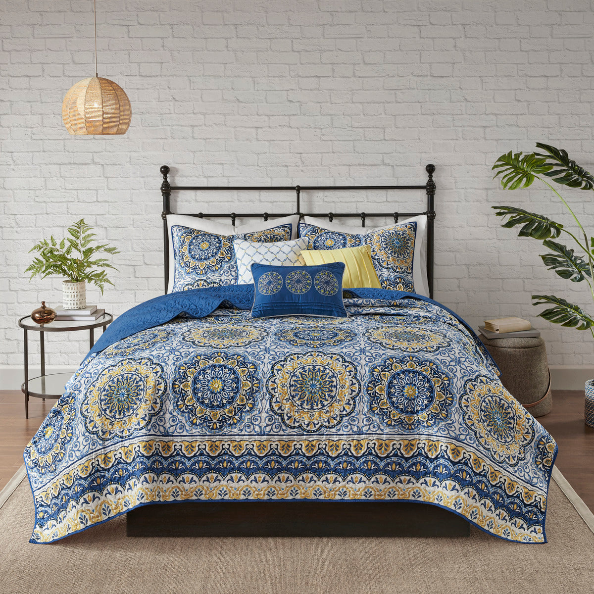 6 Piece Reversible Quilt Set with Throw Pillows Blue Full/Queen