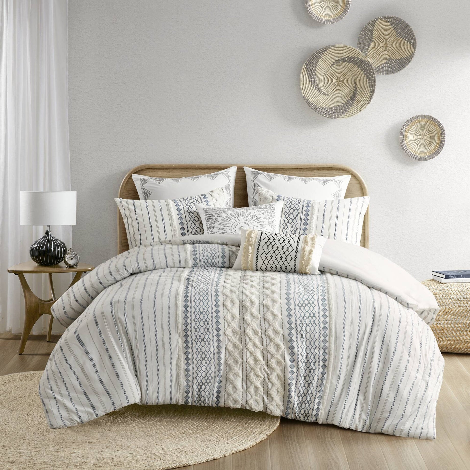 Cotton Printed Comforter Set with Chenille White/Navy King/Cal King