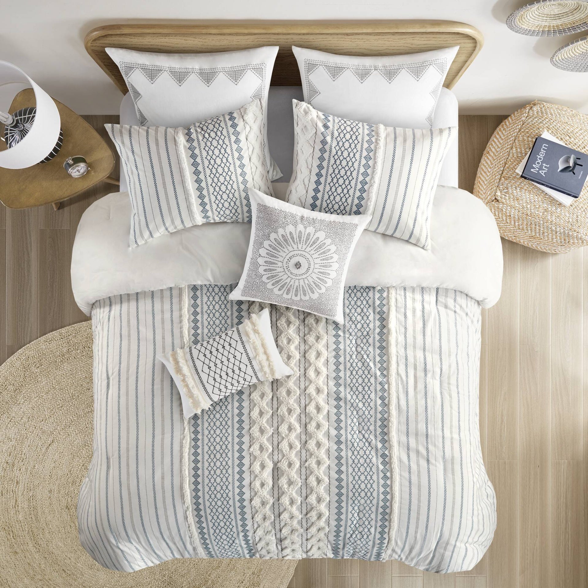 Cotton Printed Comforter Set with Chenille White/Navy King/Cal King