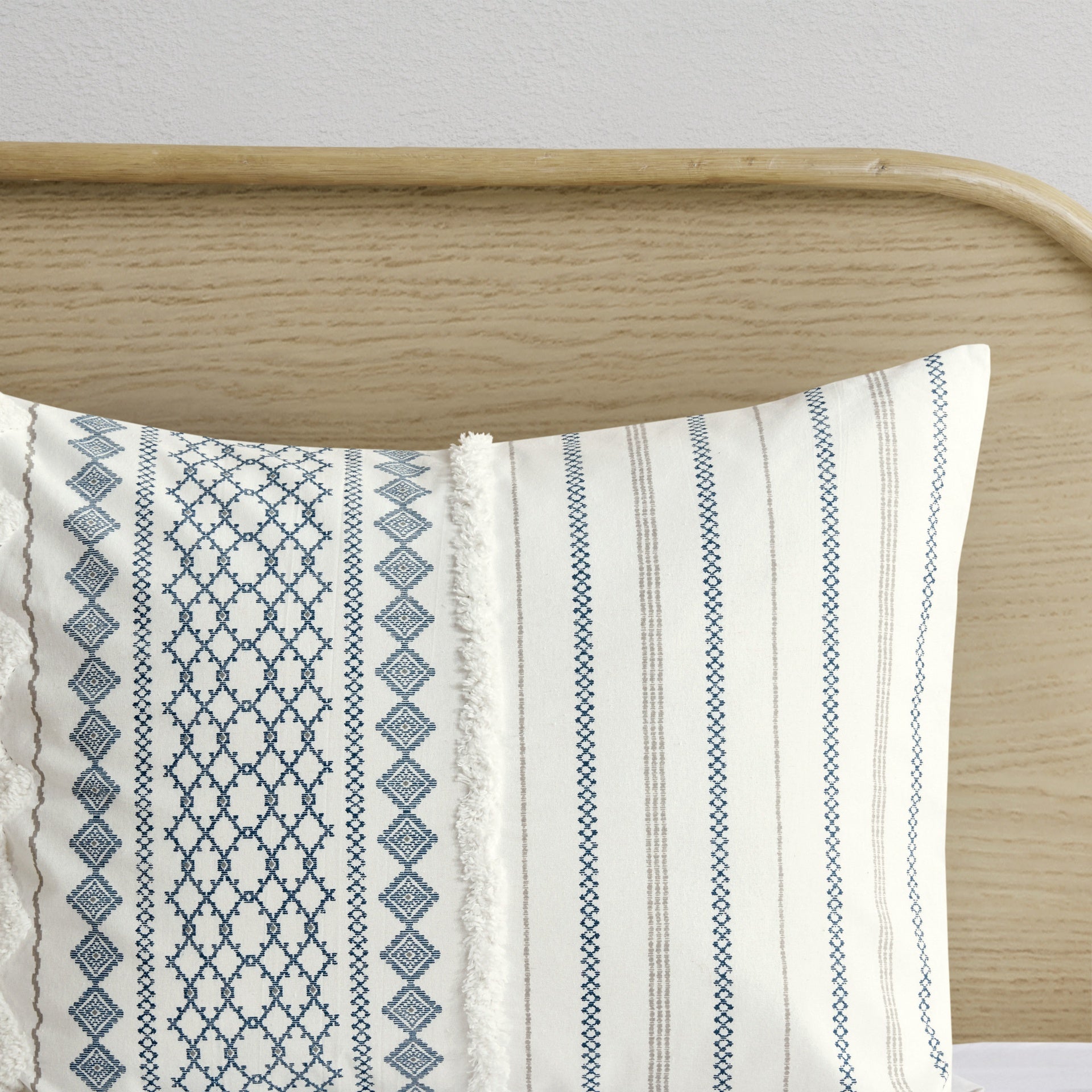 Cotton Printed Comforter Set with Chenille White/Navy King/Cal King
