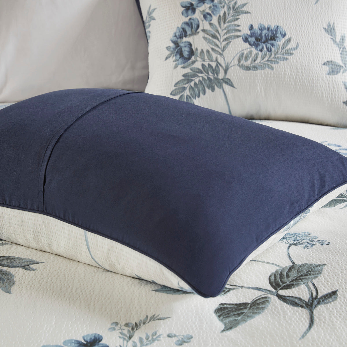 7 Piece Printed Seersucker Comforter Set with Throw Blanket Blue Full/Queen
