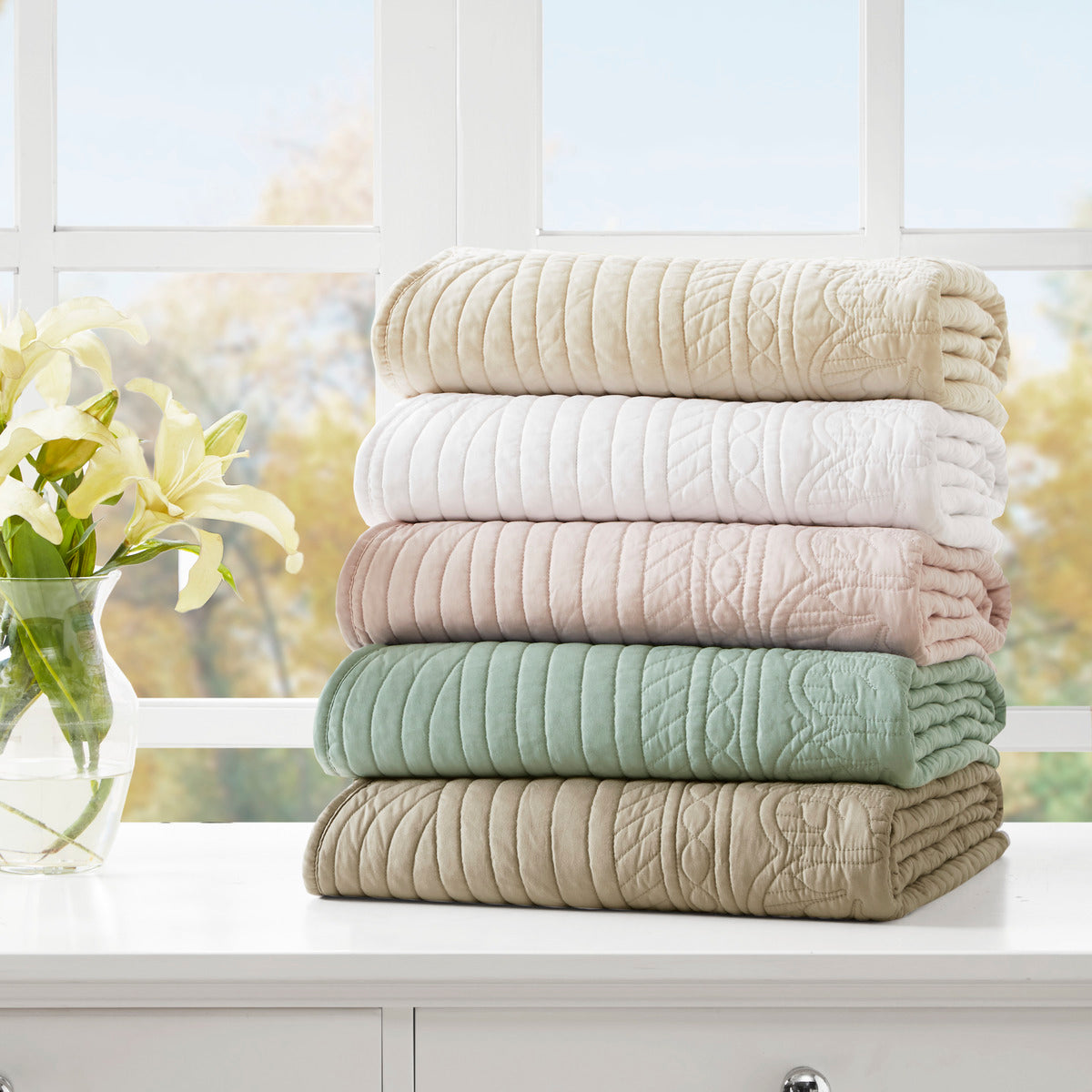 Oversized Quilted Throw with Scalloped Edges Seafoam 60x72"