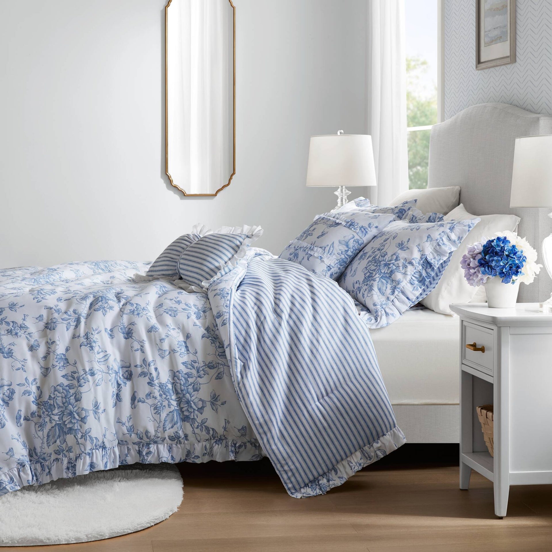 5 Pieces Full/Queen Comforter Set with Decorative Pillows,Blue
