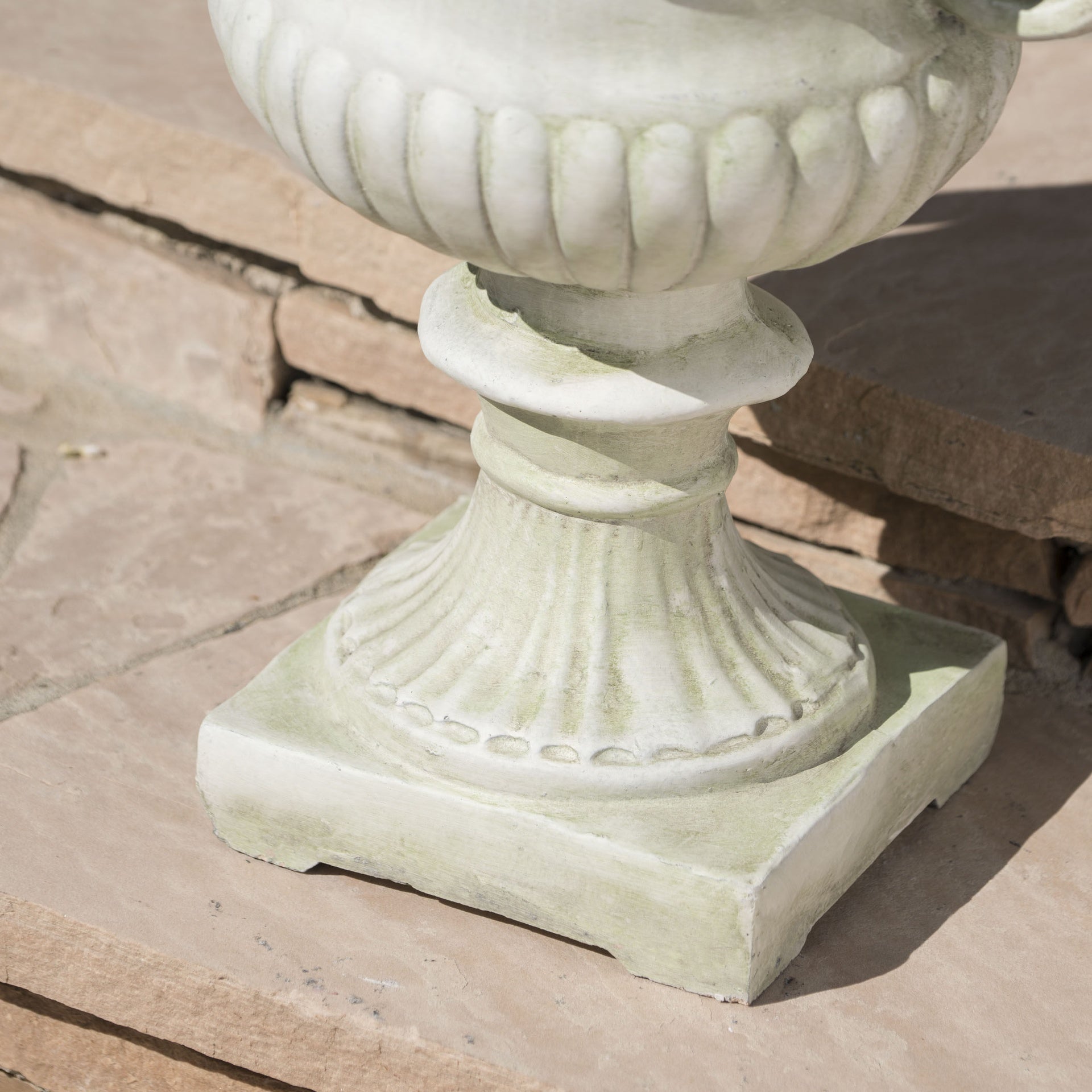 MGO GARDEN URN PLANTER