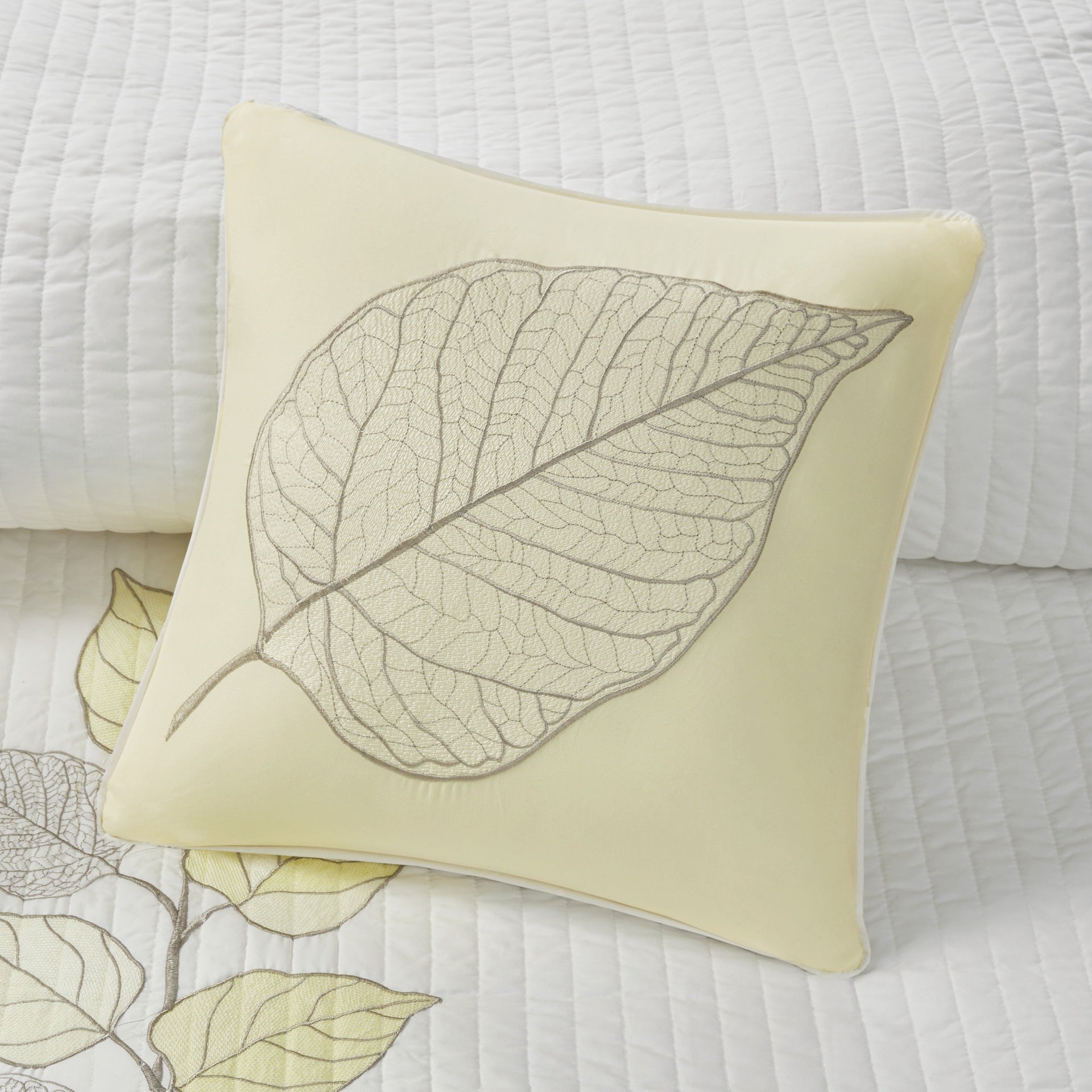 6 Piece Embroidered Quilt Set with Throw Pillows Yellow King/Cal King