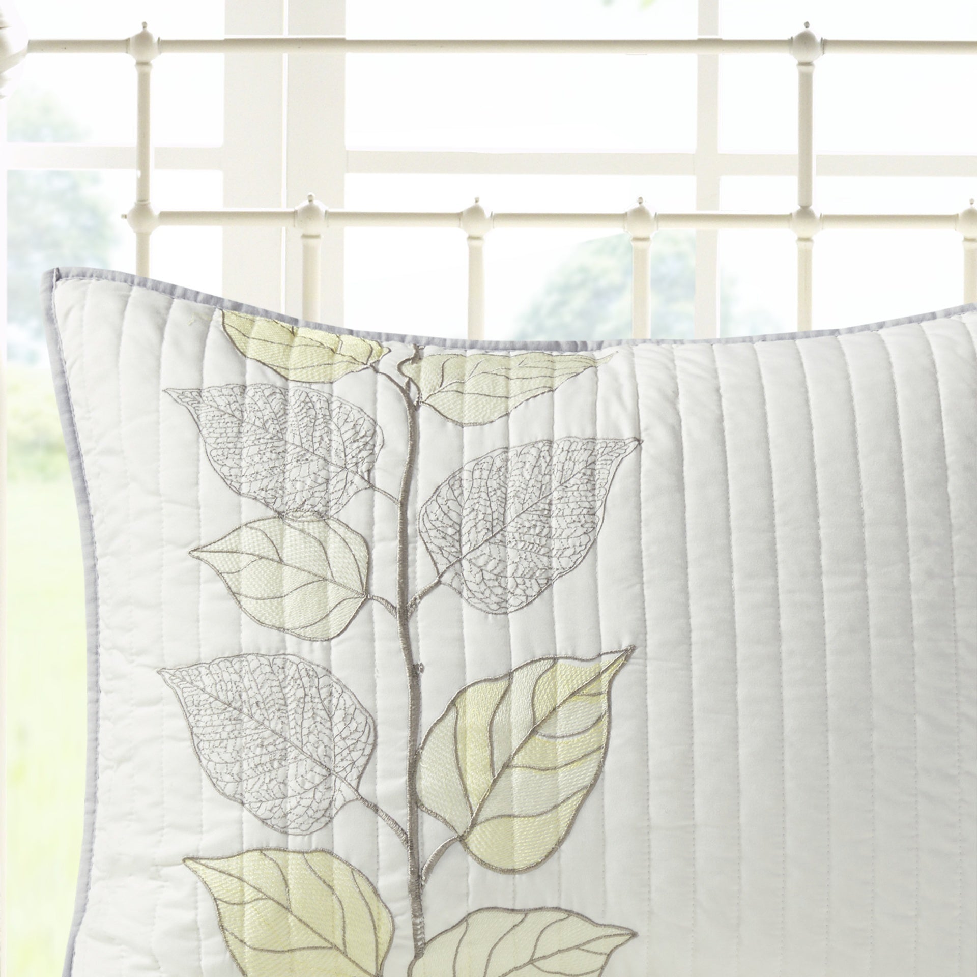 6 Piece Embroidered Quilt Set with Throw Pillows Yellow King/Cal King
