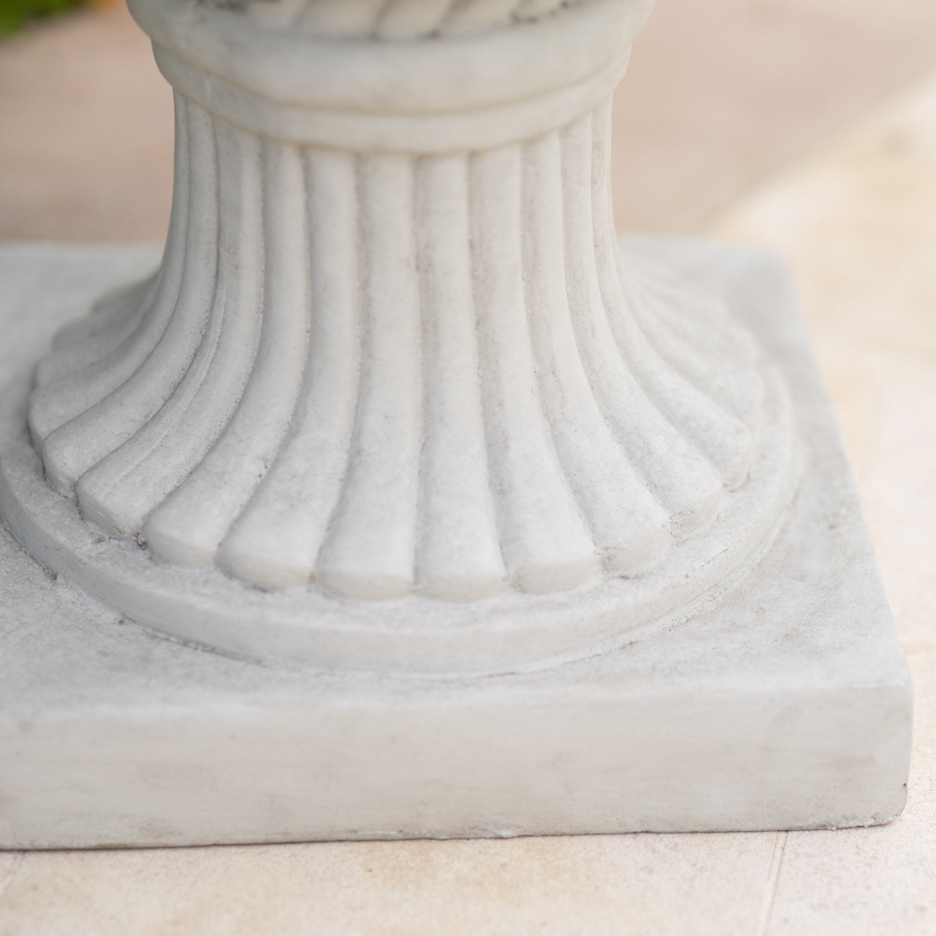 ITALIAN URN