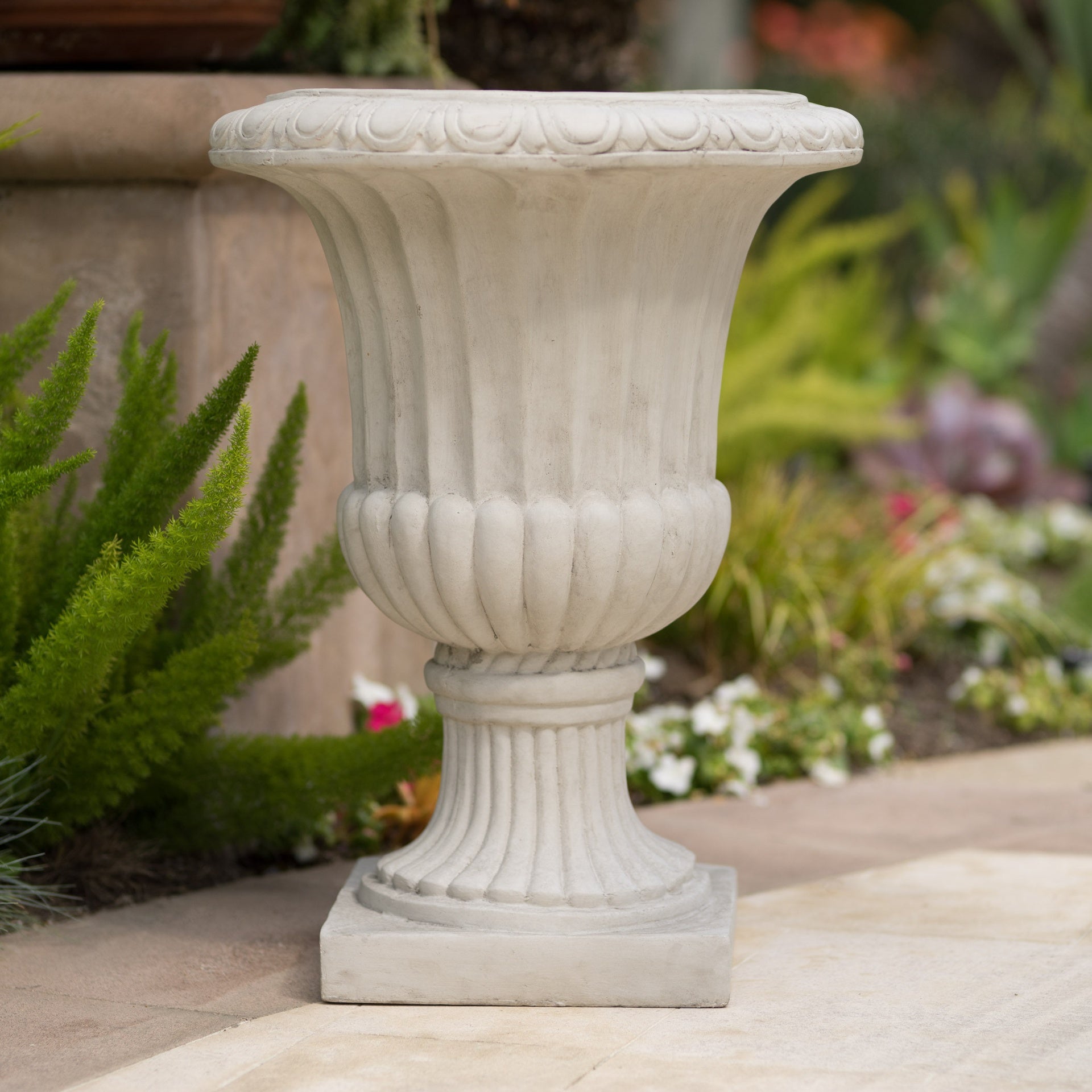 ITALIAN URN