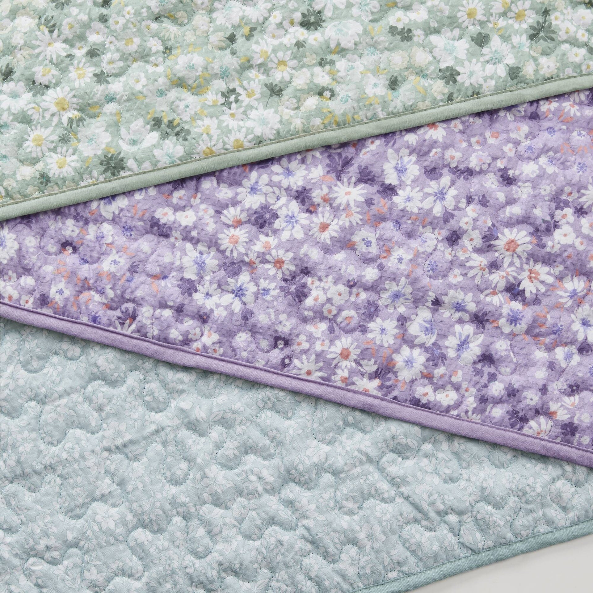 4 PCS King/Cal King Seersucker Quilt Set with Throw