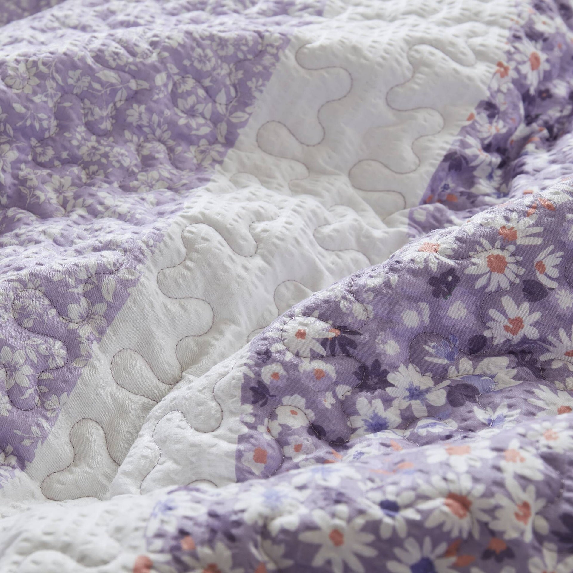 4 PCS King/Cal King Seersucker Quilt Set with Throw