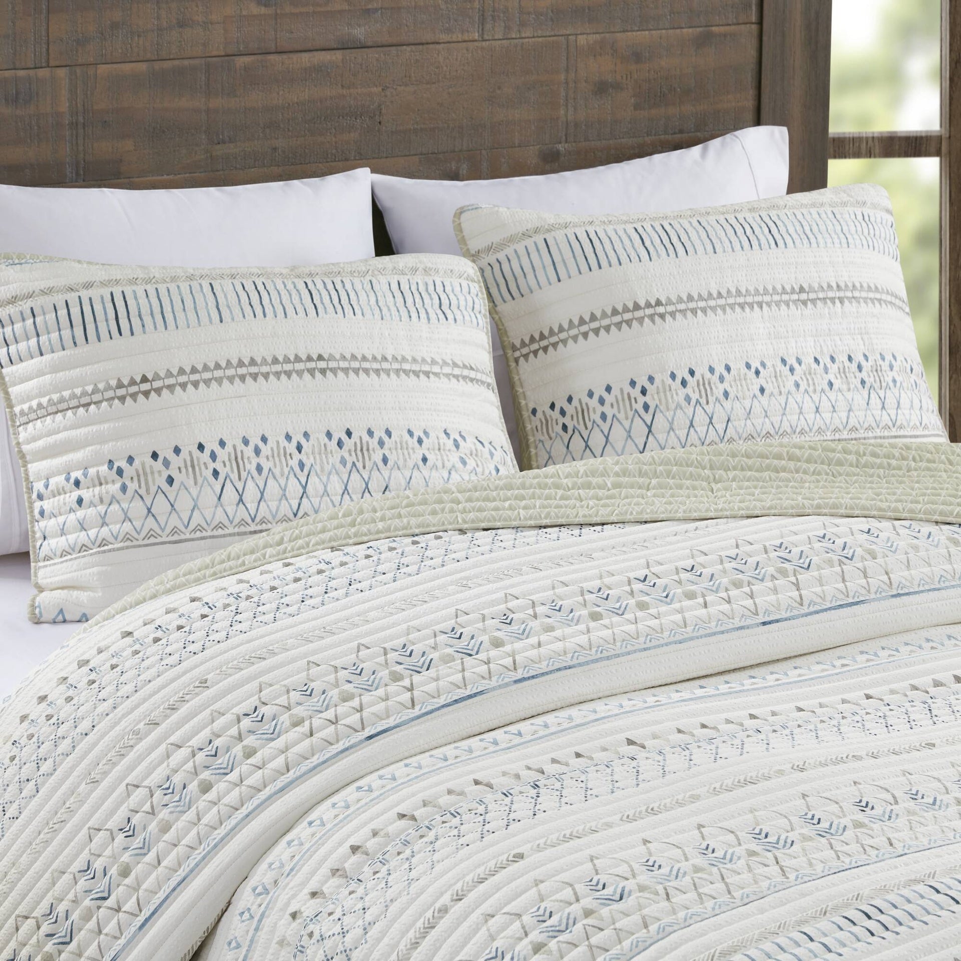3 Piece Printed Microfiber Seersucker Quilt Set Taupe/Blue King/Cal King