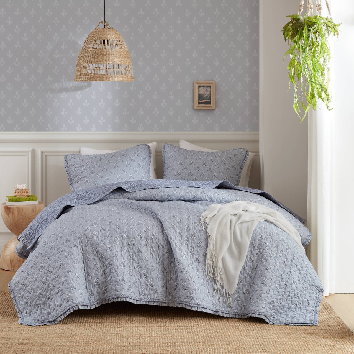 3-Piece Queen 3 Piece Ruffle Printed Quilt Set,Blue